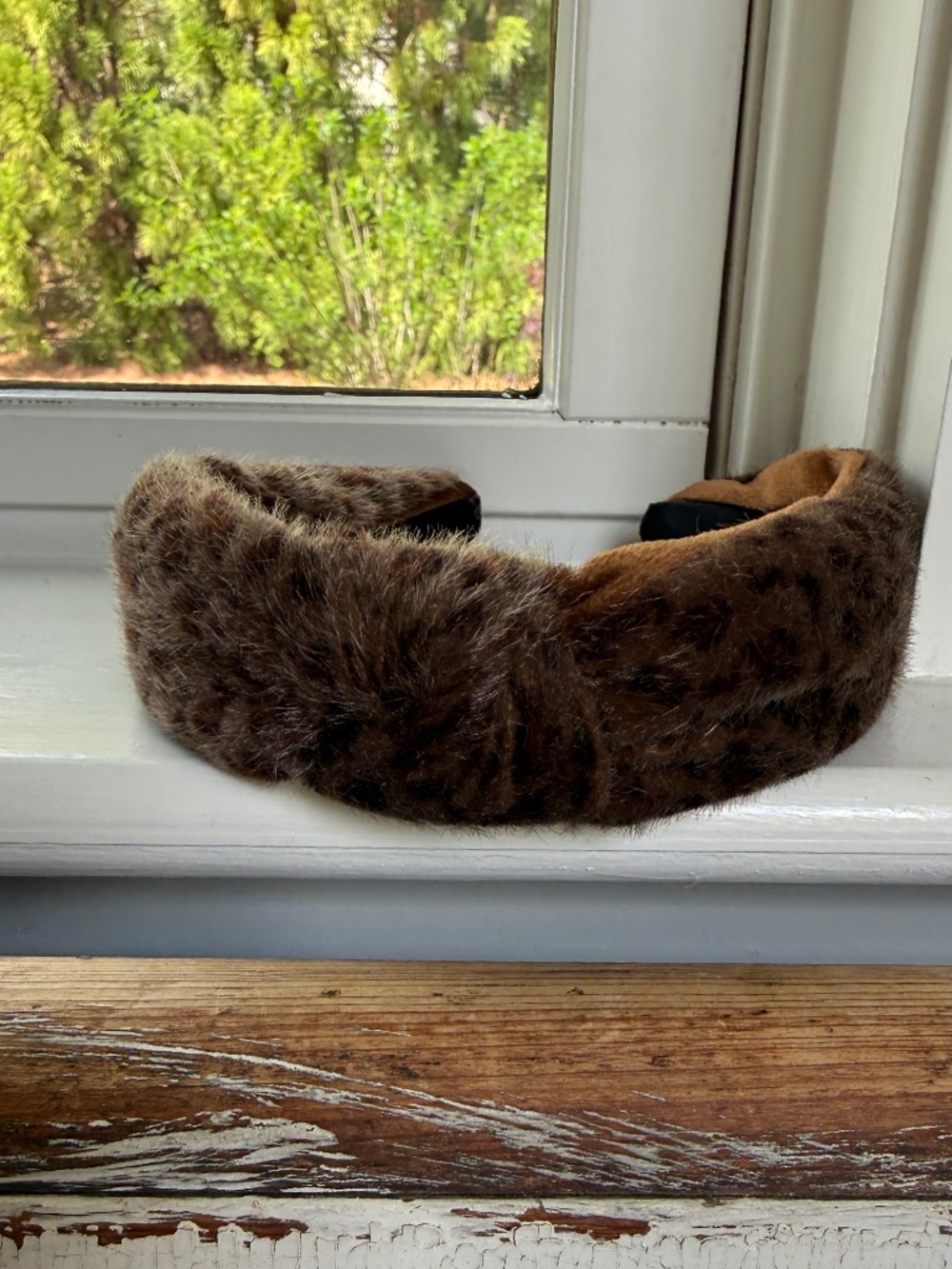 Anthropologie Faux Fur Leopard Print Headband - Picture 11 of 12